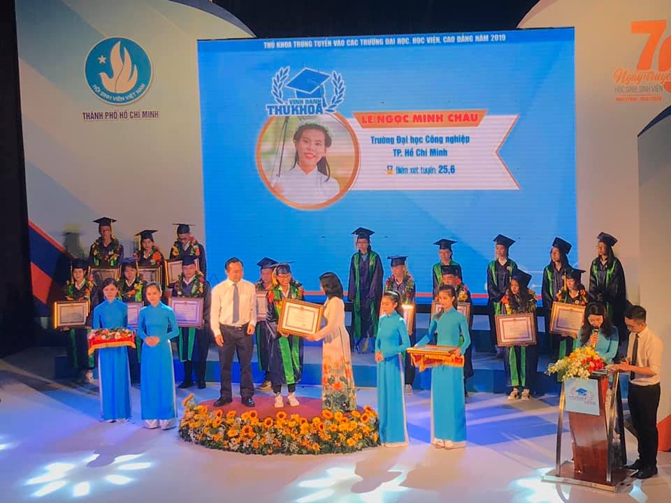 Bạn Lê Ngọc Minh Châu Được Vinh Danh Thủ Khoa Năm 2019